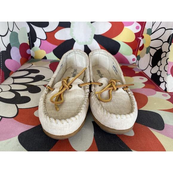 Minnetonka Moccasin Flats Slip-On Shoes Beige Canvas shoes Size 9 - Picture 6 of 8